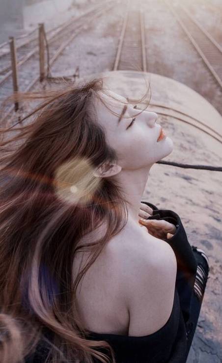 日本大尺度吃奶做爰视频